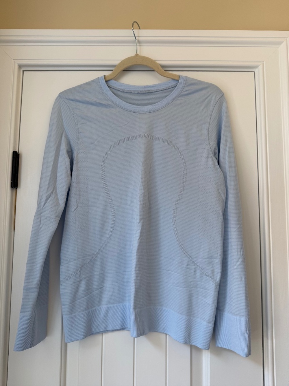 lululemon athletica Swiftly Relaxed Long-Sleeve Shirt in Light Blue LIKE NEW
